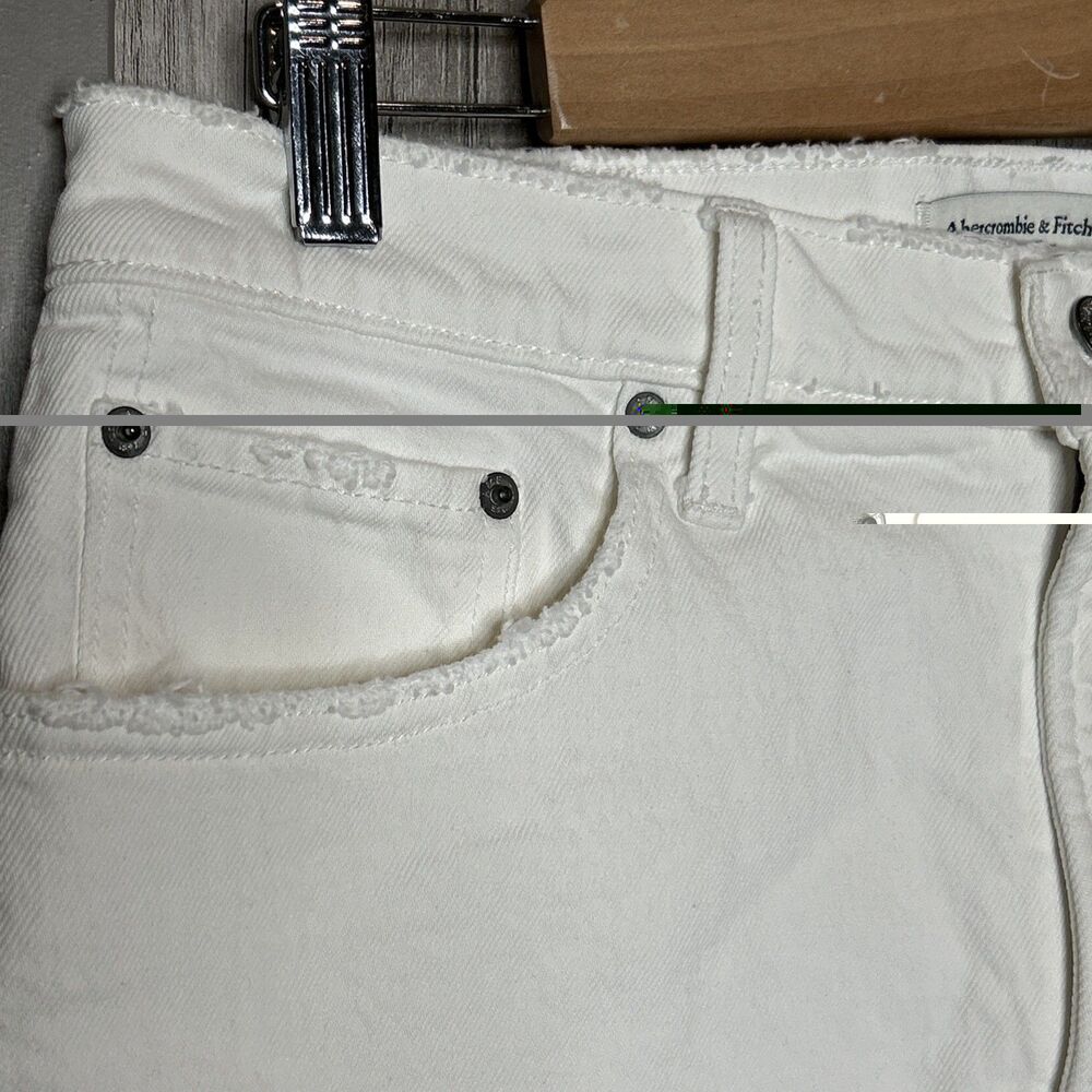Abercrombie & Fitch Mom Short 4” High Rise - Picture 2 of 6